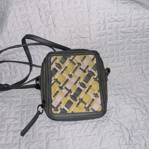 Small Universal Threads a purse